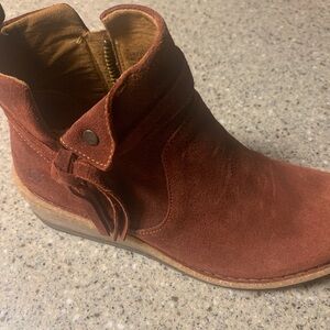 Born Women's Ankle Boots in Rust Brown
